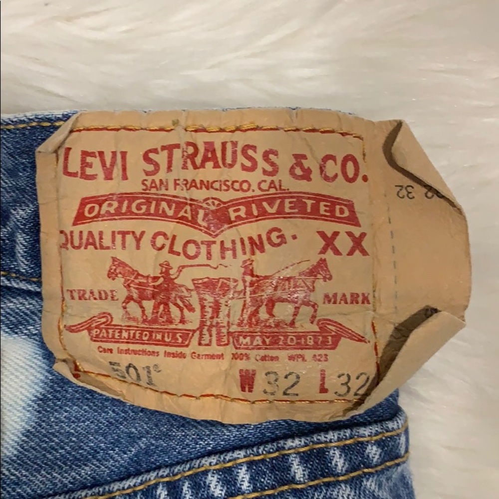 Levi’s polka dot jean shorts, sz 32 - Picture 4 of 4